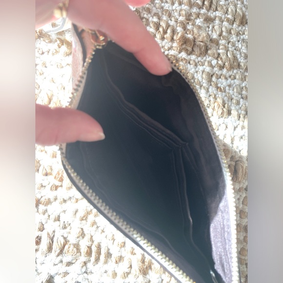 Large Floral Coach Wristlet never used - Picture 3 of 5